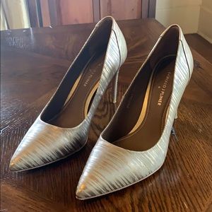 Women’s Gold dress pumps